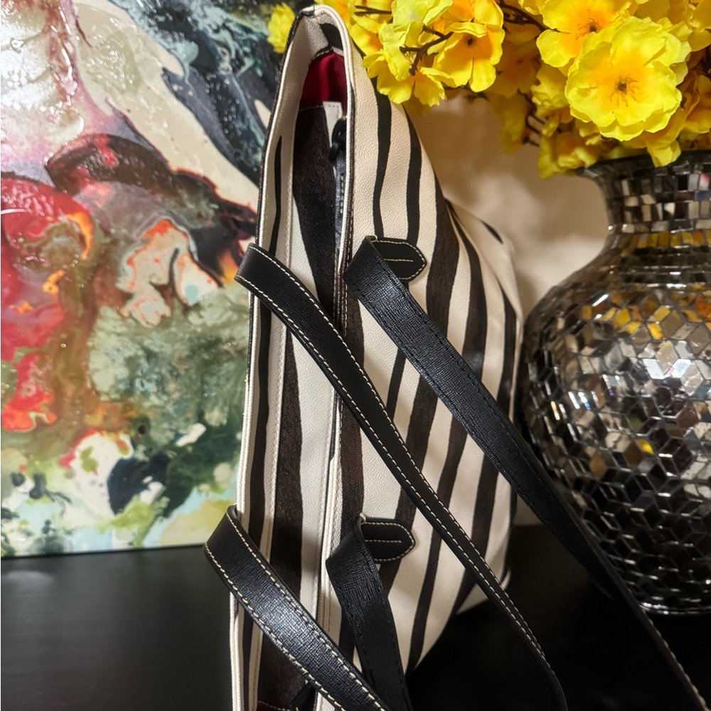 Dooney & Bourke Zebra Stripe Tote - Black and Brown / NWOT - Picture 4 of 10